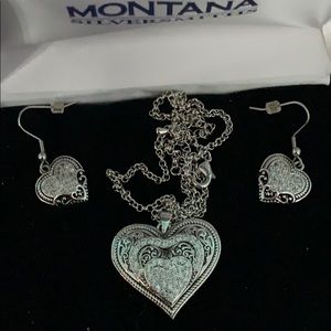 Necklace and earring set
